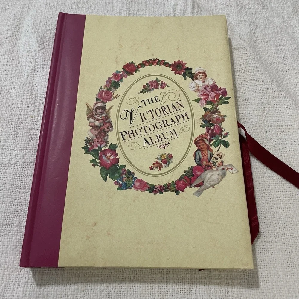 THE VICTORIAN PHOTOGRAPH ALBUM RIBBON CLOSURE GREAT MOTHER'S DAY Valentines